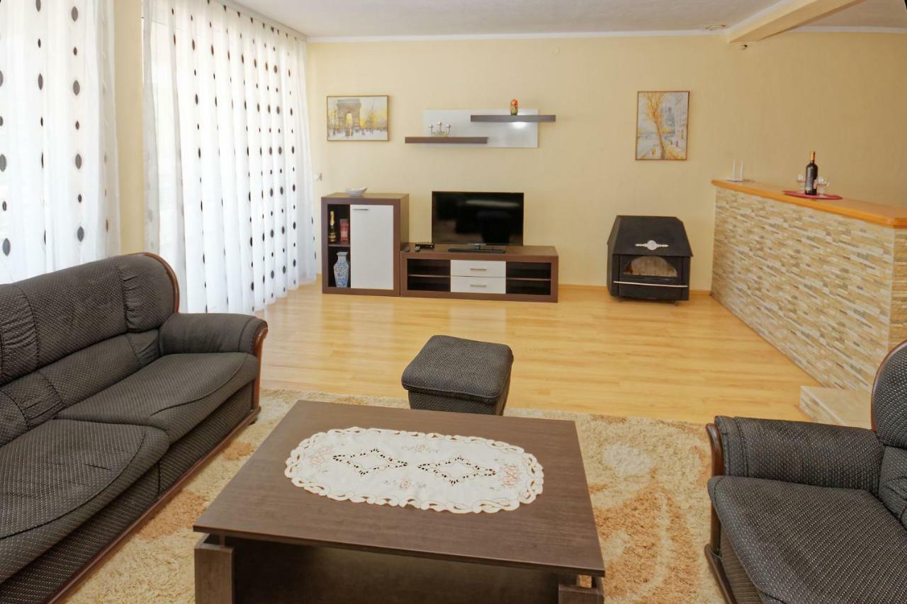 Apartments Ajla Utjeha Kültér fotó