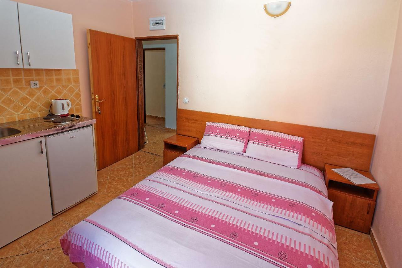 Apartments Ajla Utjeha Kültér fotó